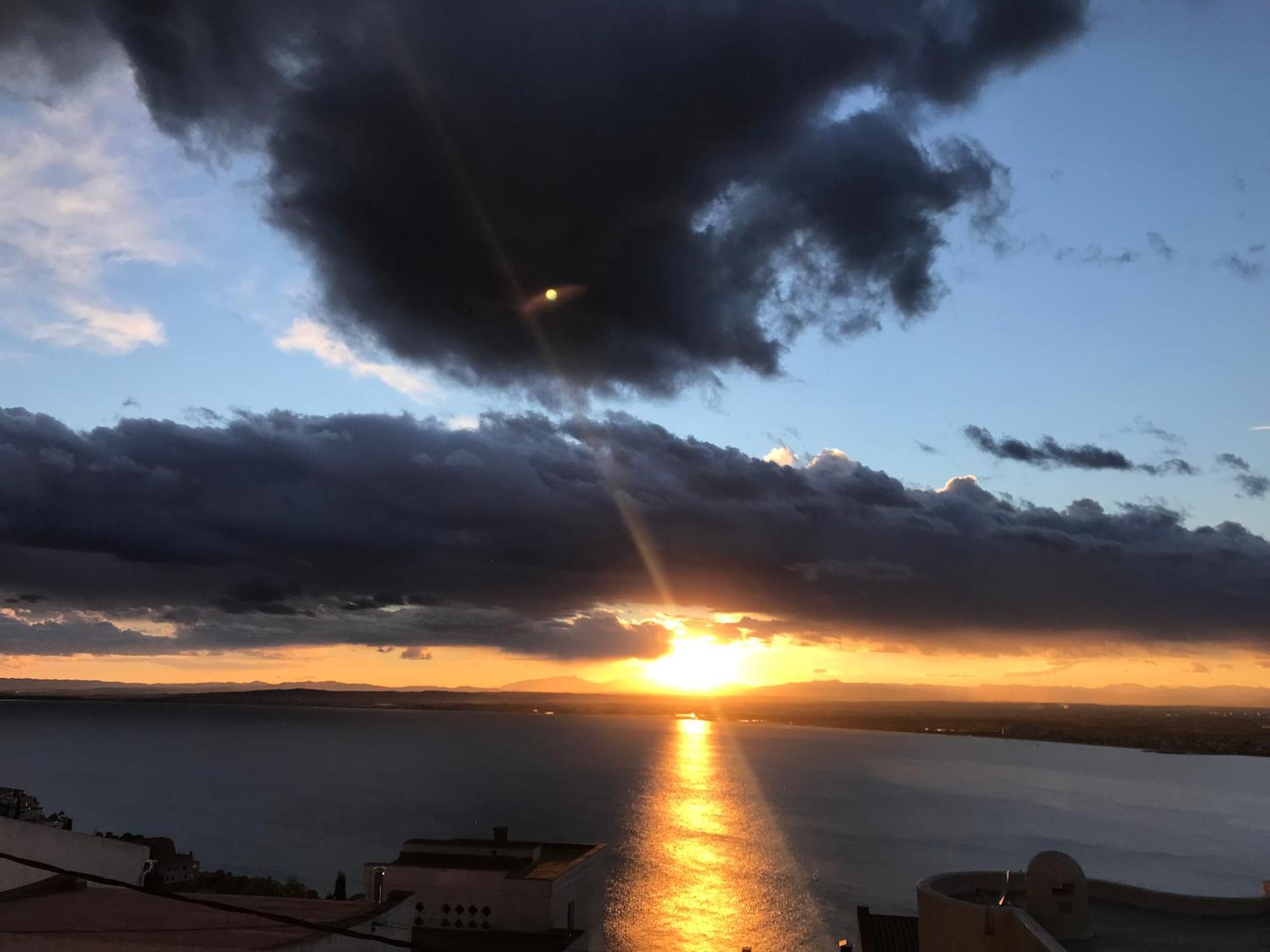 Las Mejores Puestas De Sol Roses Exteriér fotografie